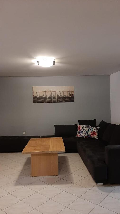 Moderne Souterrainwohnung Цриквеница Экстерьер фото